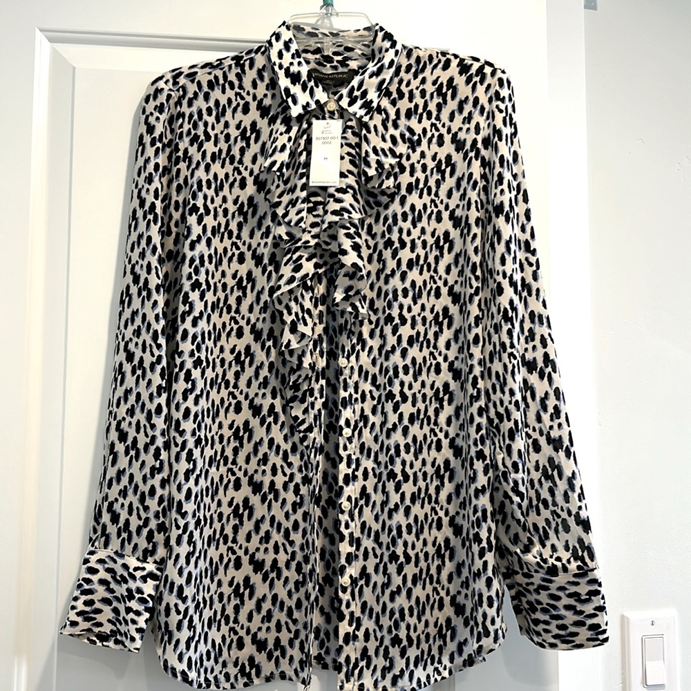 Banana Republic button down leopard print blouse. NWT
